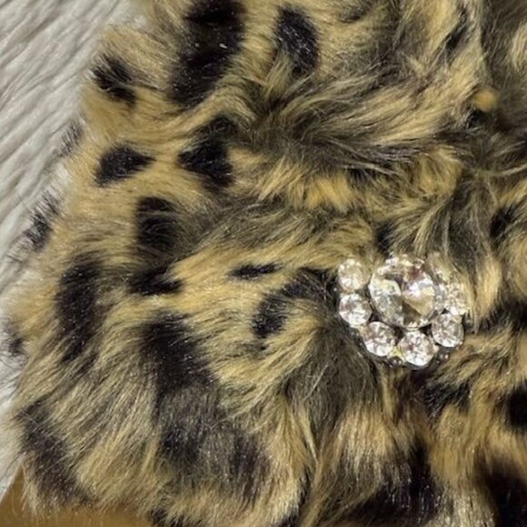 Pier 1 Imports Leopard Faux Fur Rhinestone Brooch Wine Bottle Collar Vinodeco - Picture 4 of 10